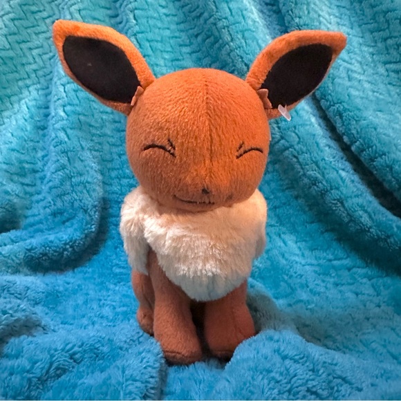 POKEMON Eevee plush! - Picture 1 of 6